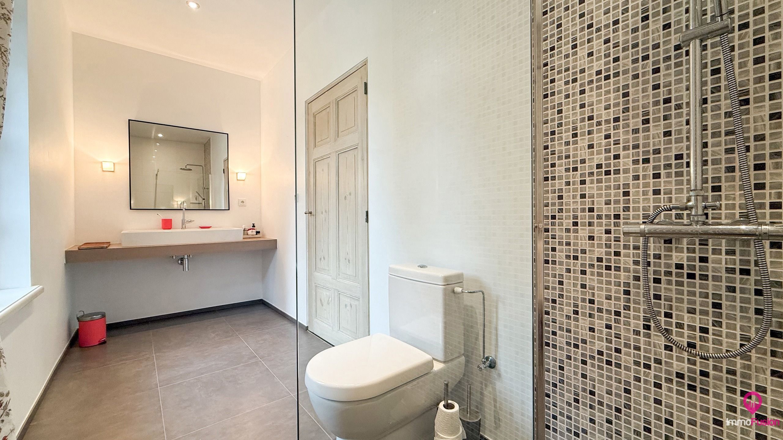Zeer mooi ontworpen villa met 3 badkamers in Heusden-Zolder! foto 24