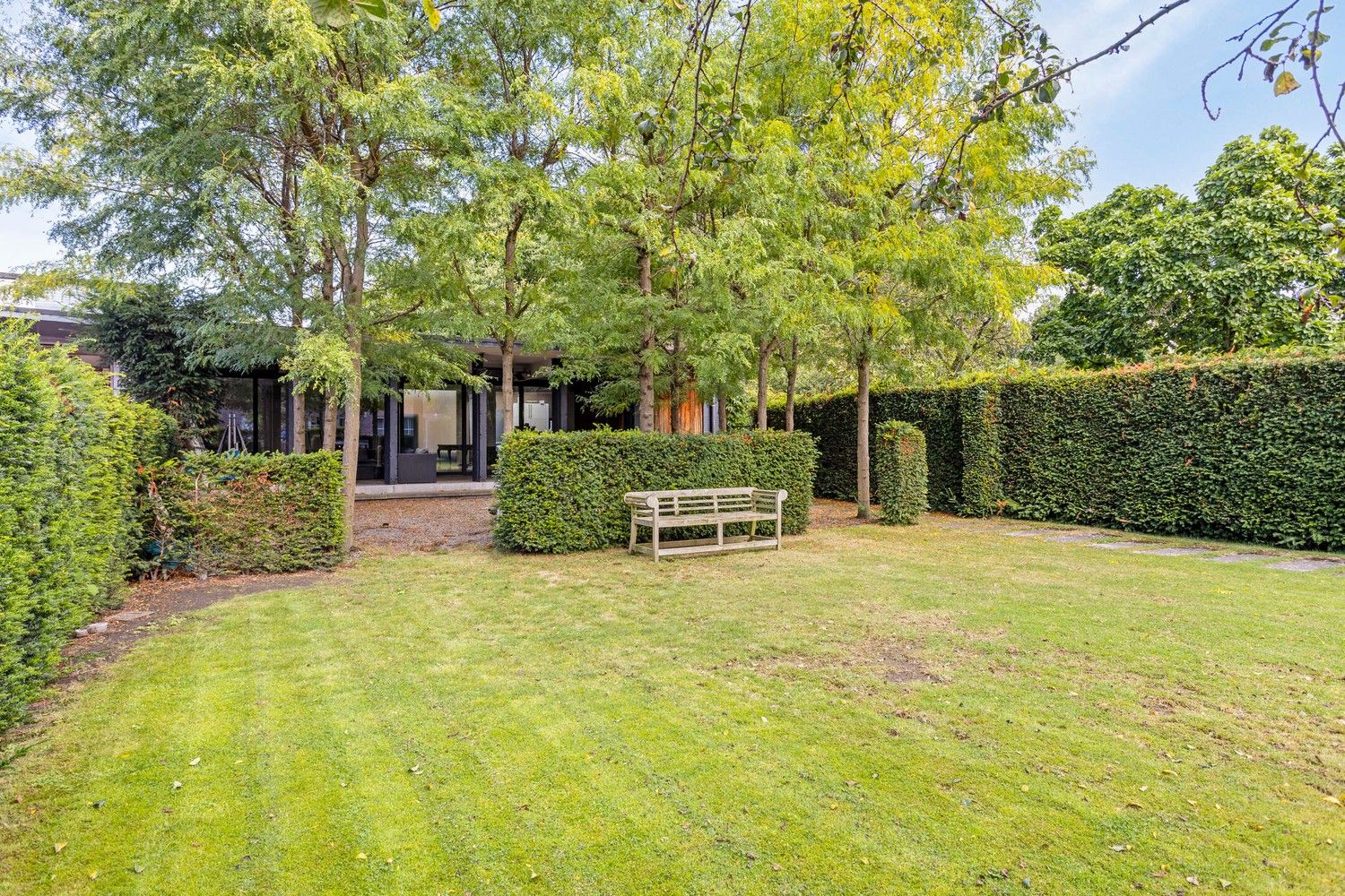Ruime instapklare gezinswoning met leuke privatieve tuin te Mortsel foto 35