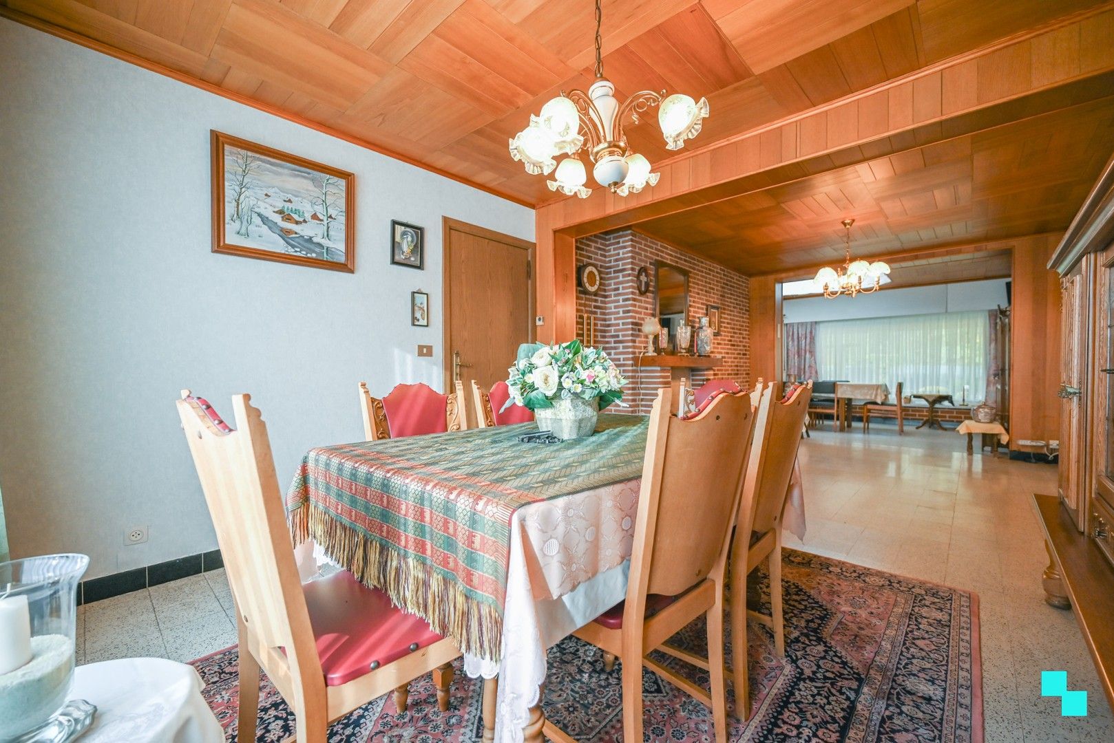 Halfopen bebouwing in rustige woonwijk te Ledegem foto 9