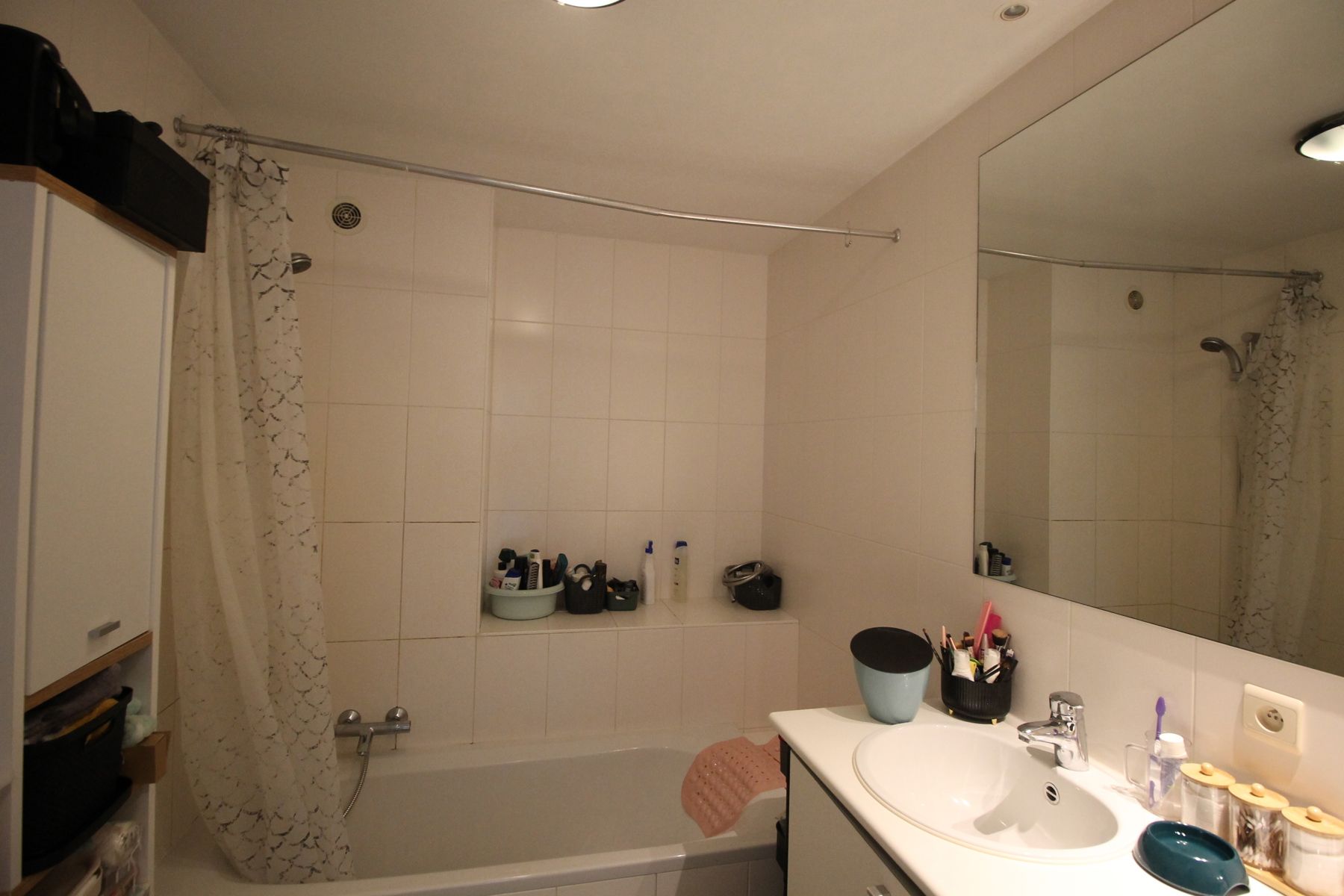 Een appartement op de 1ste verdieping met 2 slaapkamers, terras en garage.  foto 7