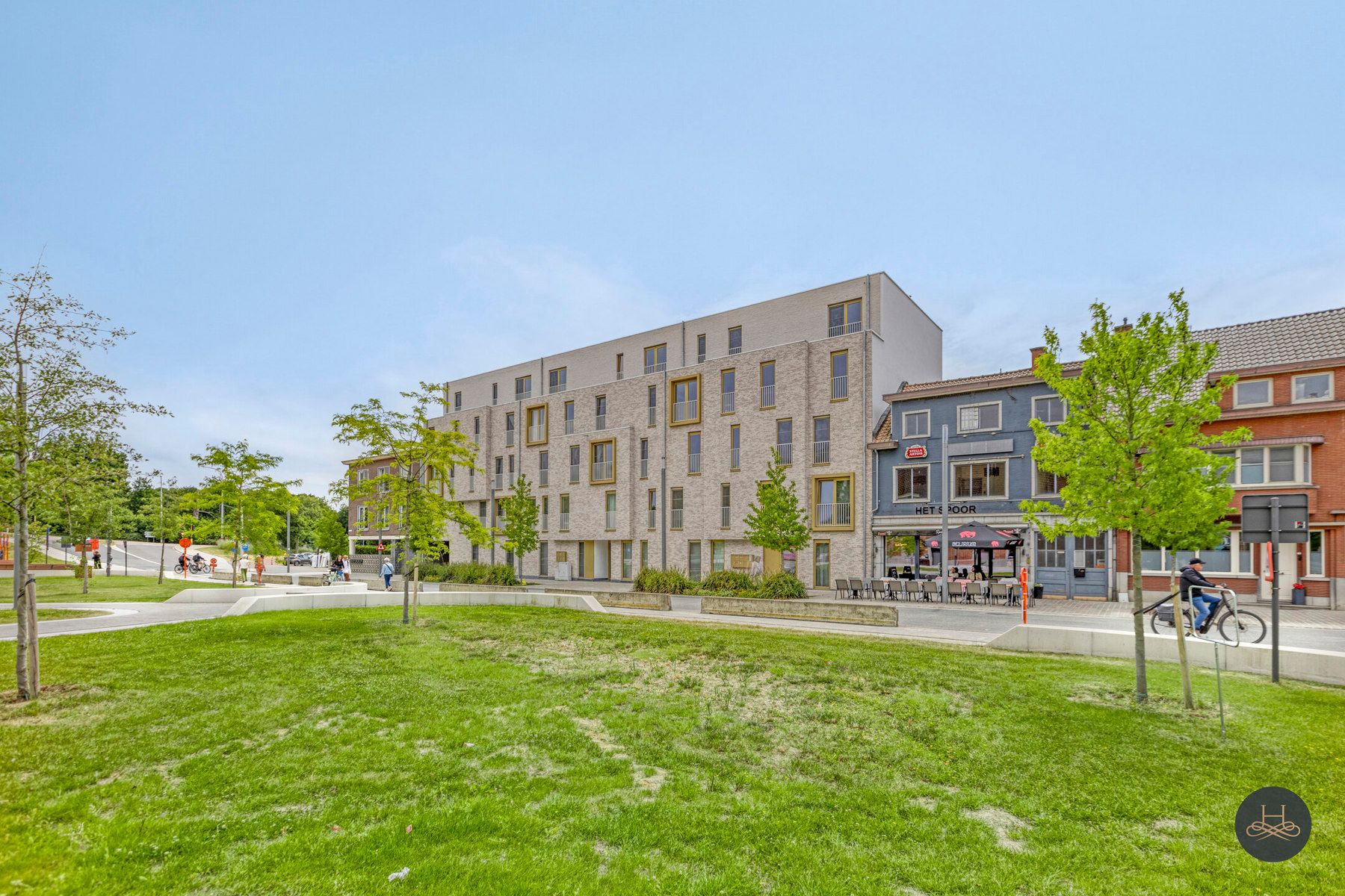 Prachtig 2 SLK dakappartement met staanplaats aan het water  foto {{pictureIndex}}
