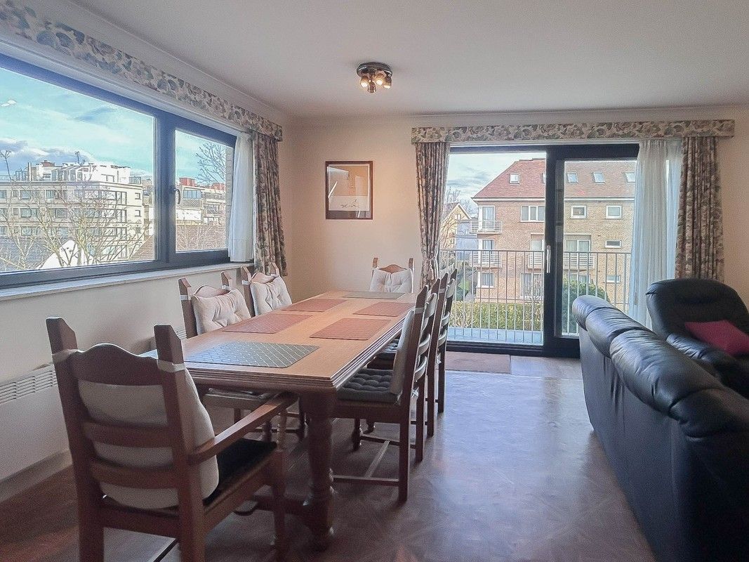 Gemeubelde 2 slaapkamer appartement te huur foto 5