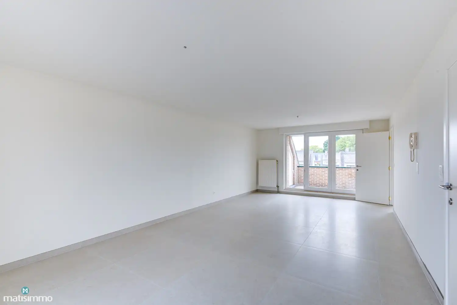 INSTAPKLAAR DUPLEXAPPARTEMENT MET 2 SLAAPKAMERS EN GARAGE NABIJ HET CENTRUM VAN BILZEN foto 3