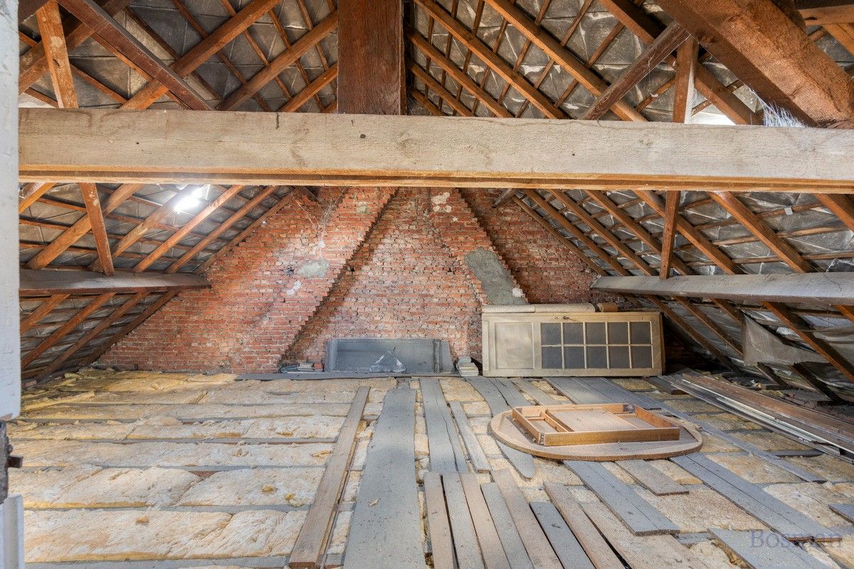 Te renoveren woning met 5 garageboxen te koop in Ham foto 17