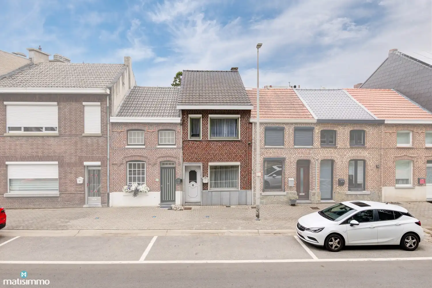 Hoofdfoto van de publicatie: EENGEZINSWONING MET 2 SLAAPKAMERS, RUIME TUIN EN MOGELIJKHEID TOT EXTRA SLAAPKAMER NABIJ HET CENTRUM VAN TONGEREN