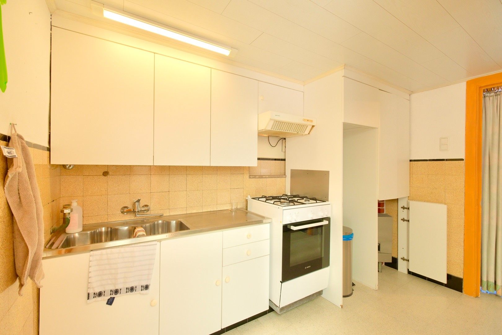 Roeselare - Ruime woning met 3 slaapkamers en dubbele garage! foto 4
