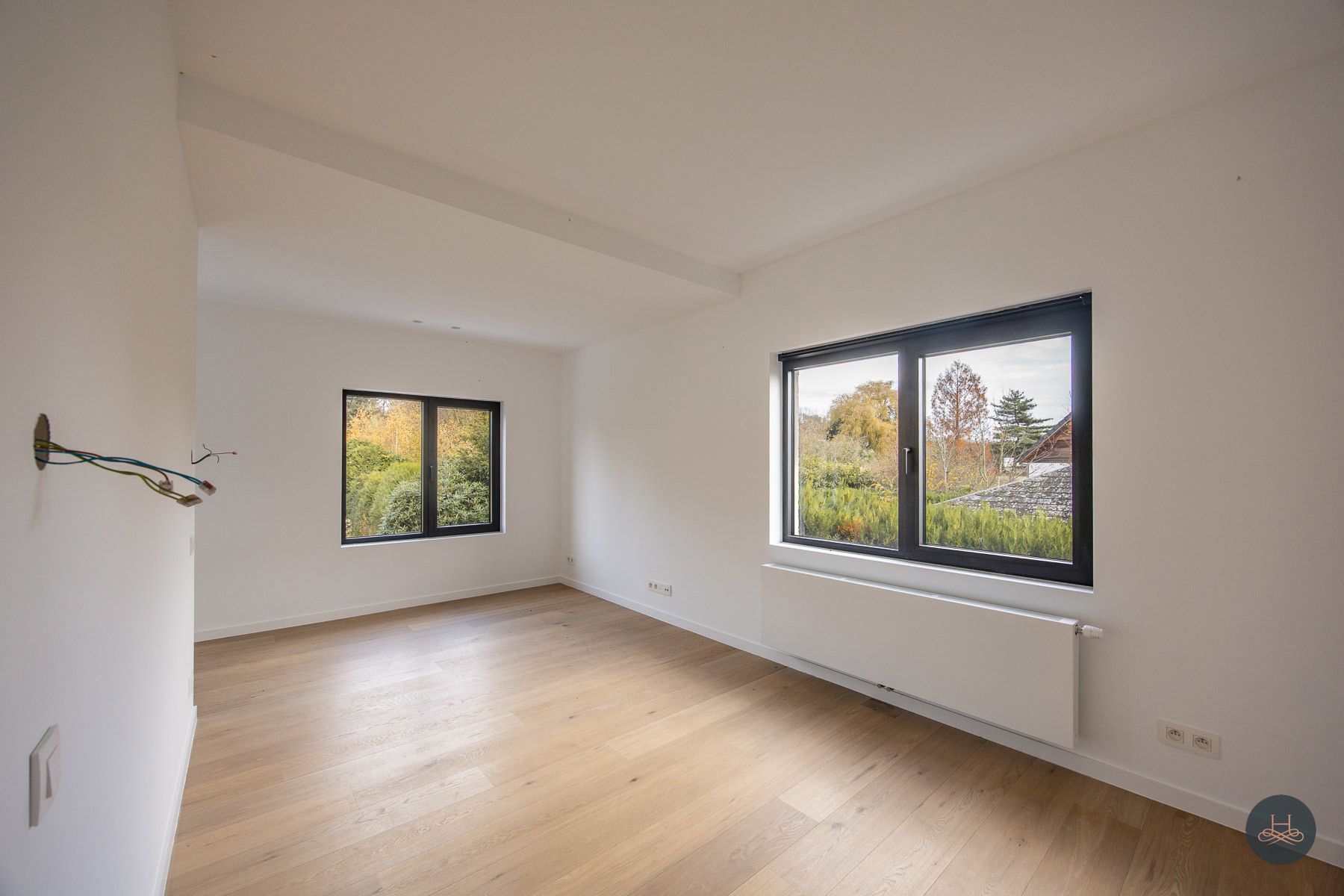 Prachtige villa omgeven door groen foto 19