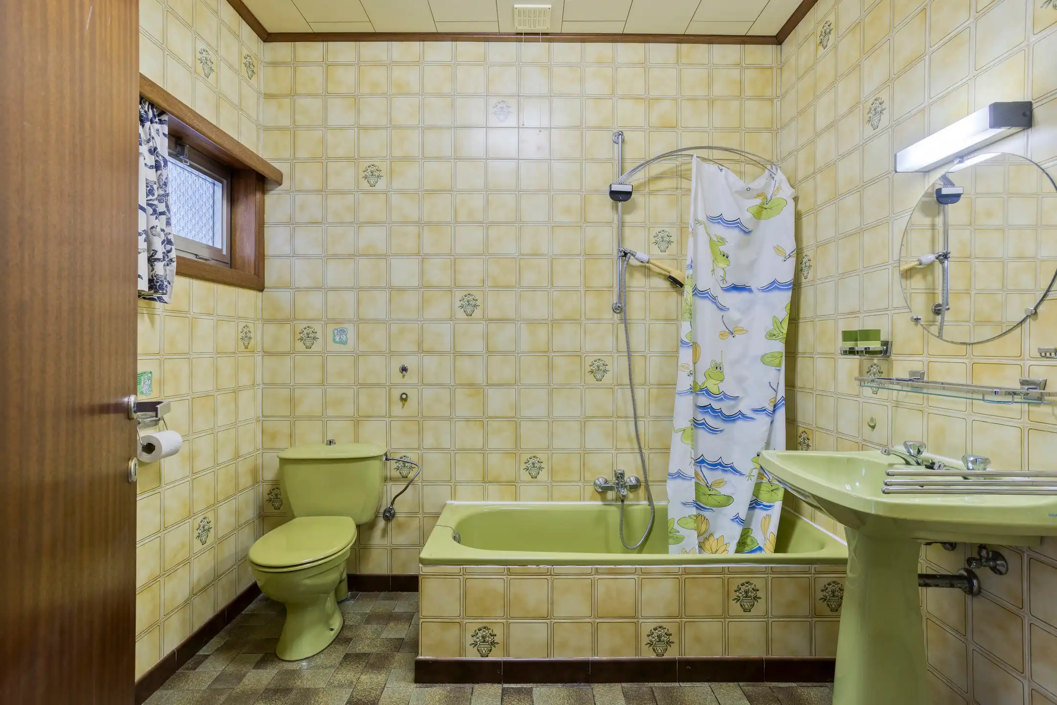 Charmante te renoveren woning met tuin en garage foto 14