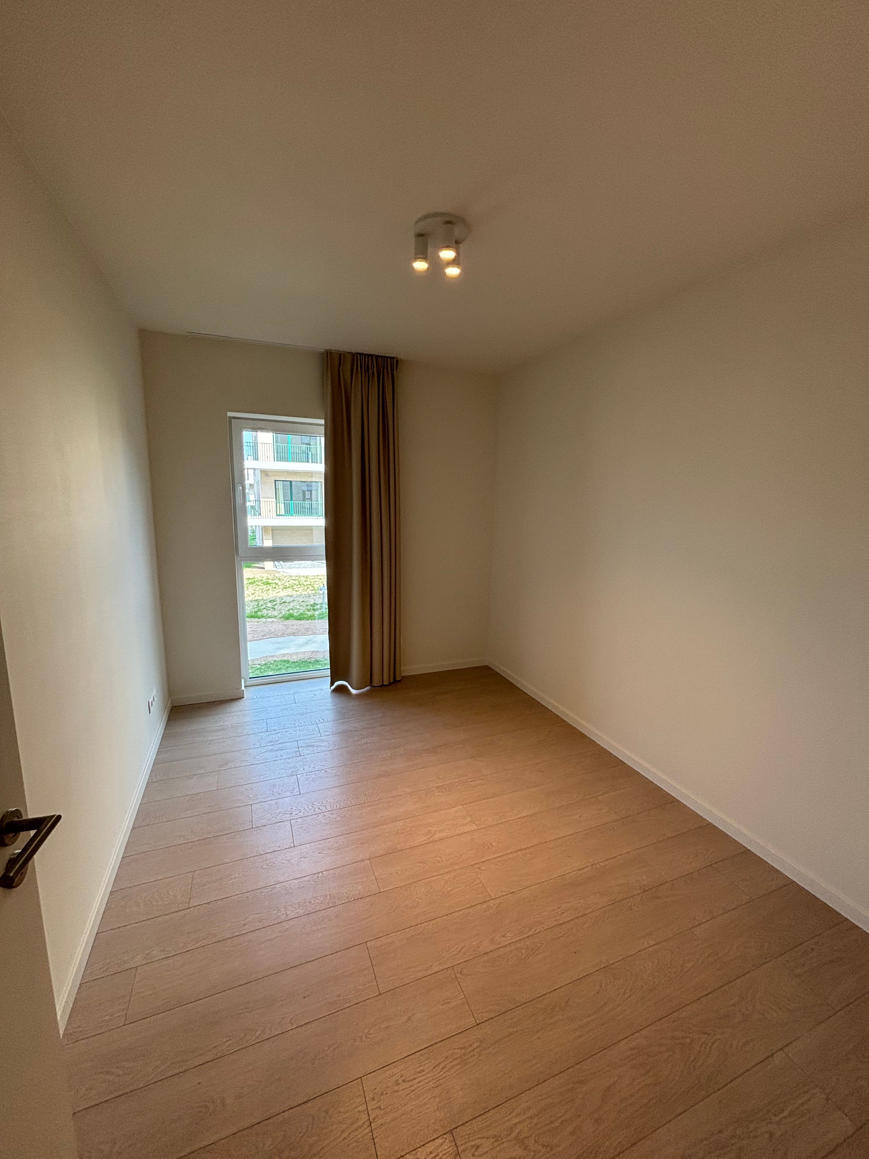 Nieuwbouw 2-slaapkamerappartement met terras foto 12