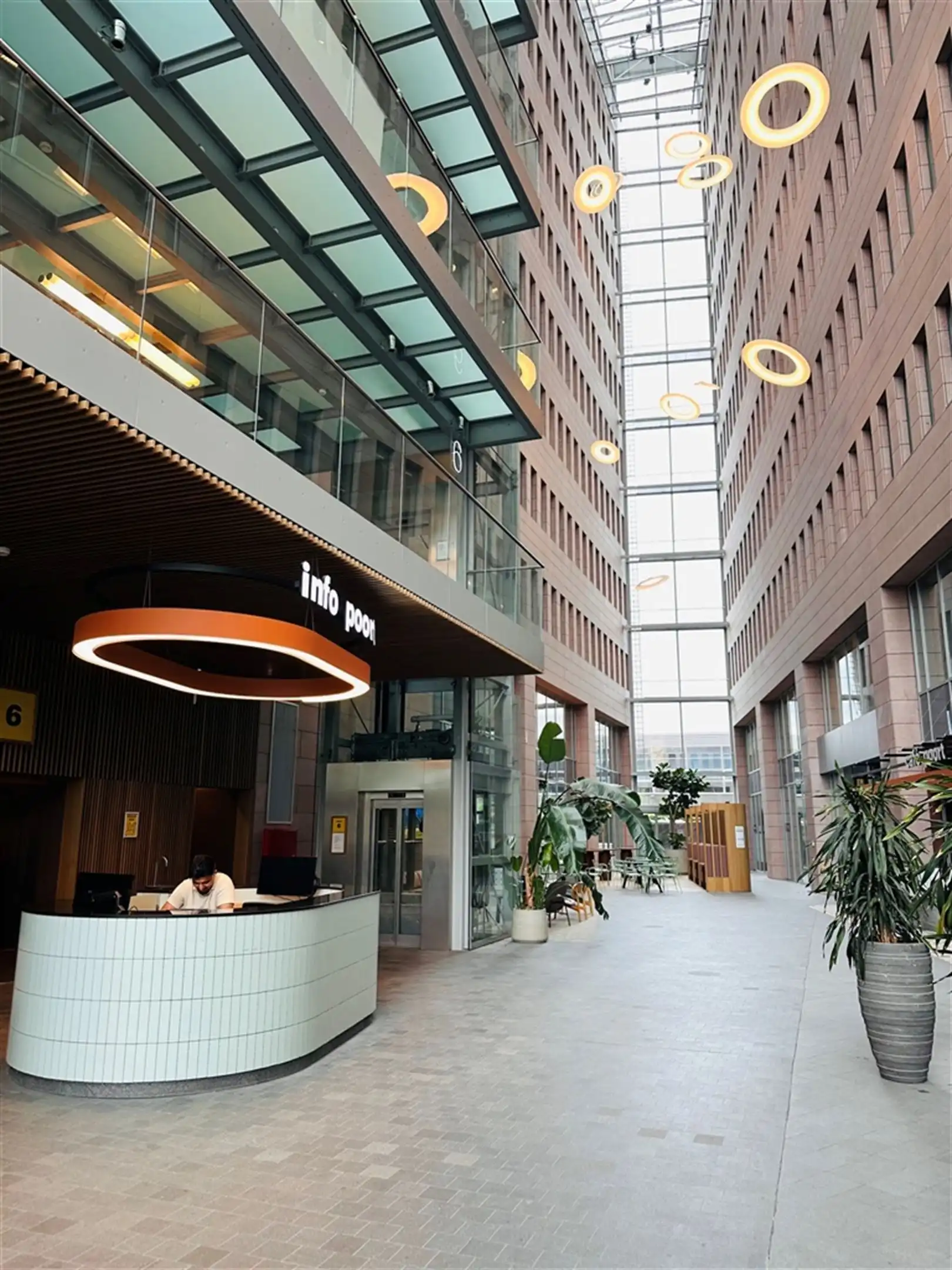 Kantoren aan het op- en afrittencomplex Gent-Zuid vanaf 437m² tot 2.136 m² foto 3
