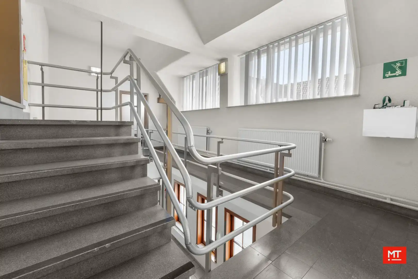 Voormalig politiecommissariaat te koop in Westrozebeke foto 12