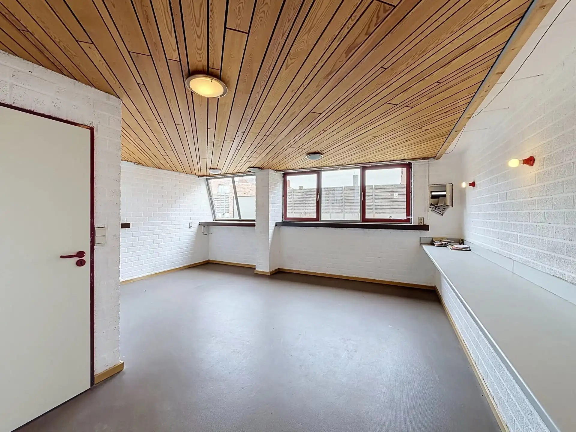 Verrassend ruime woning met 4 slaapkamers en mogelijke praktijkruimte foto 15