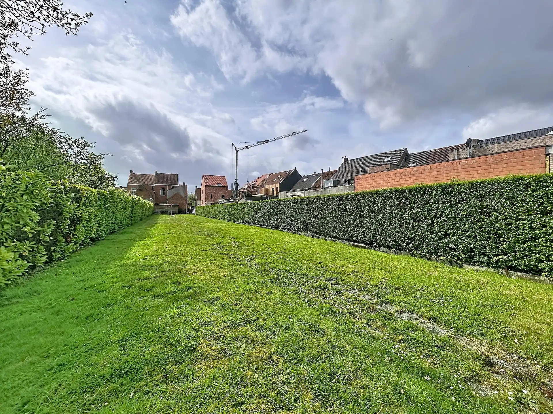 Half open bebouwing met 3 slaapkamers op perceel van 670m² foto 2