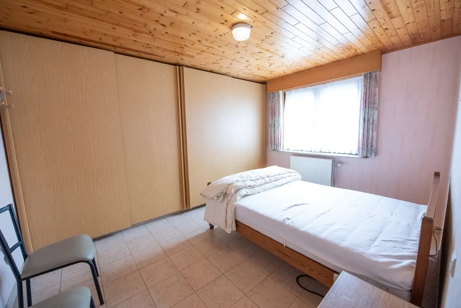 🎉 OPENDEUR zaterdag 13/06 🎉 Iedereen welkom van 12u t.e.m. 13u!   Rustig gelegen, goed onderhouden bungalow op 603 m² in Zulte foto 8