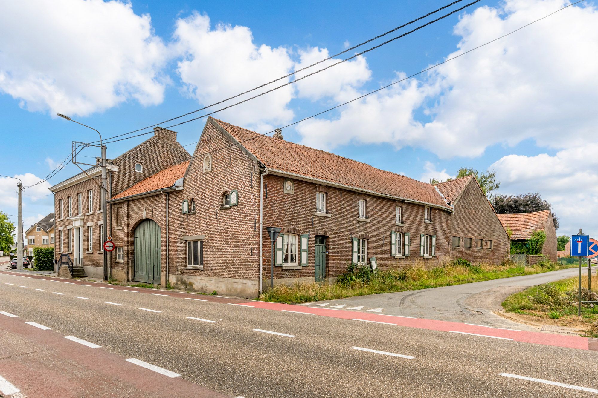 Karaktervolle hoeve met eindeloze mogelijkheden in hartje Beverst! foto {{pictureIndex}}