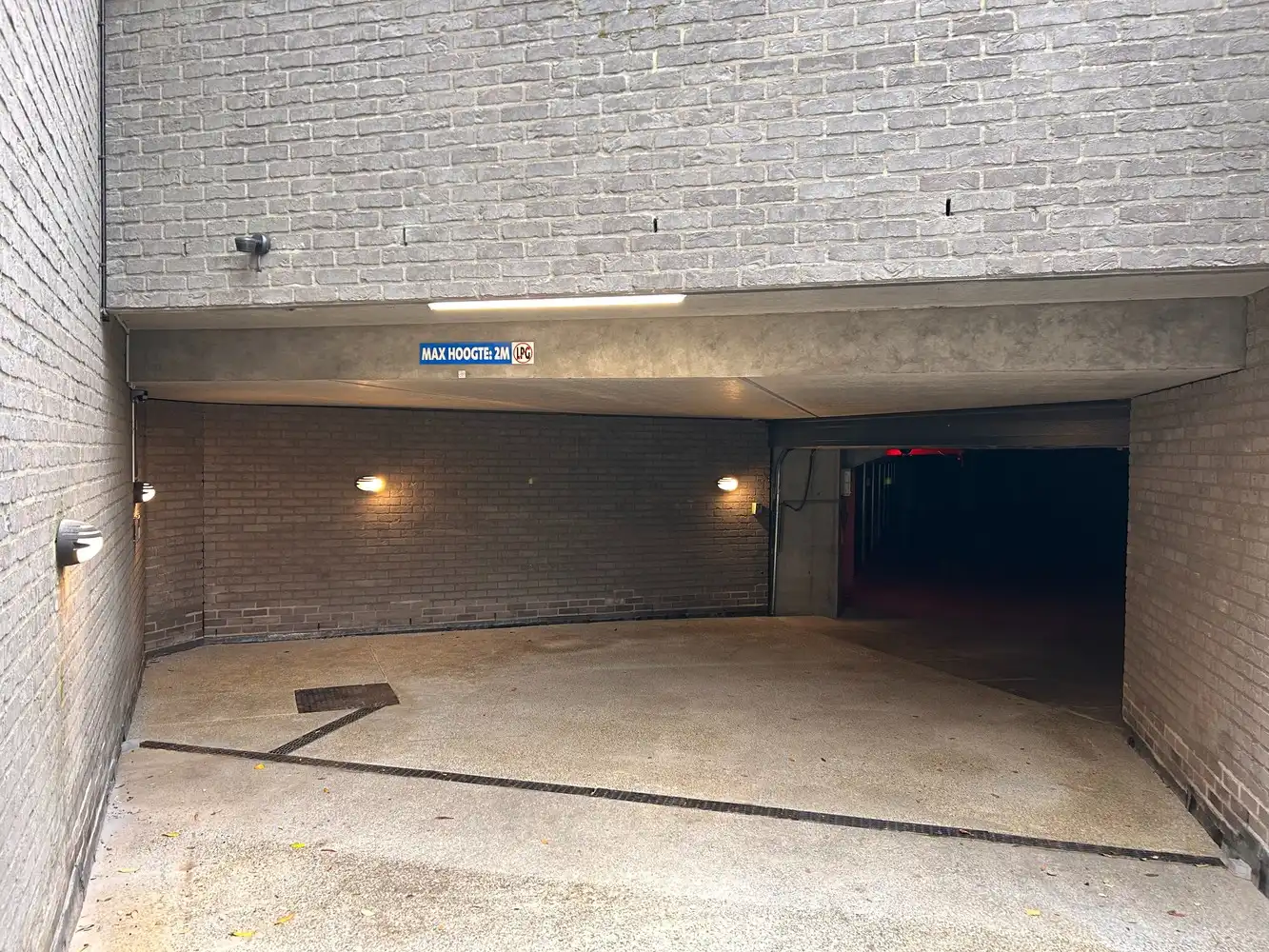 Ruime garagebox in het Zoute foto 2