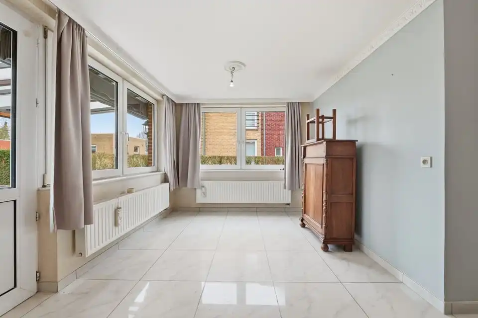 INSTAPKLARE WONING MET TWEE GARAGES IN TONGEREN foto 15