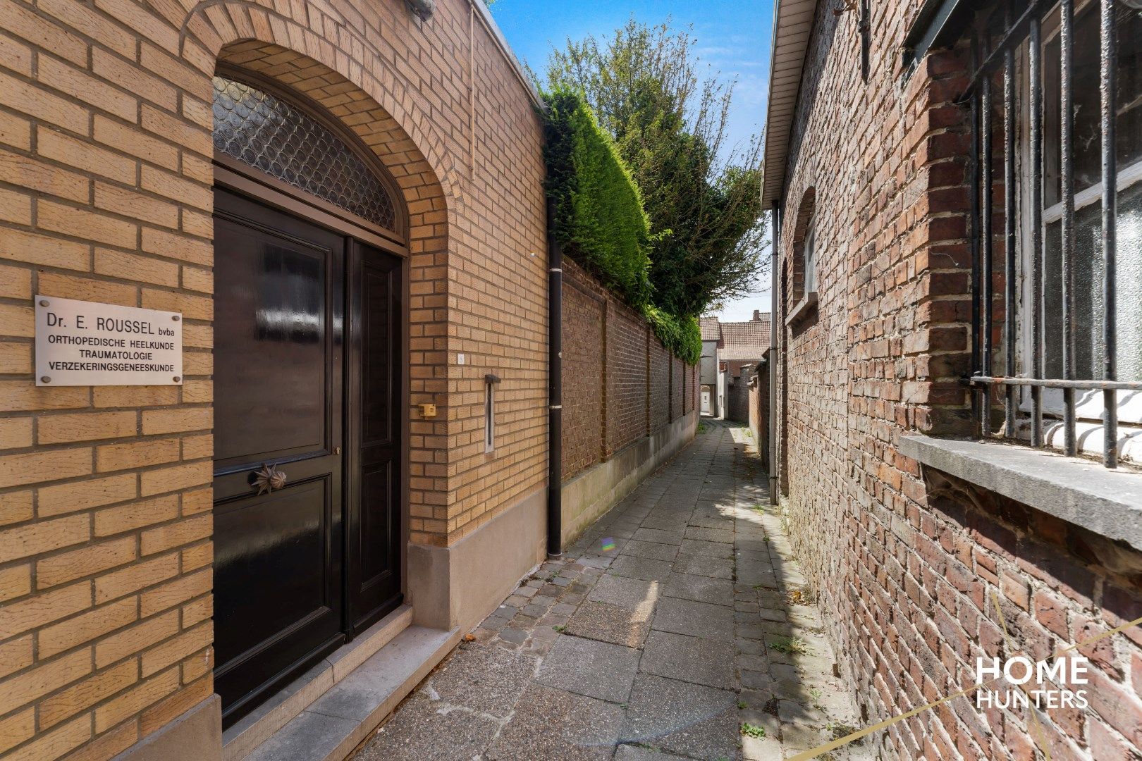 Statige herenwoning met 8 slaapkamers, ruime garage, praktijkruimte en fenomenale stadstuin foto 4