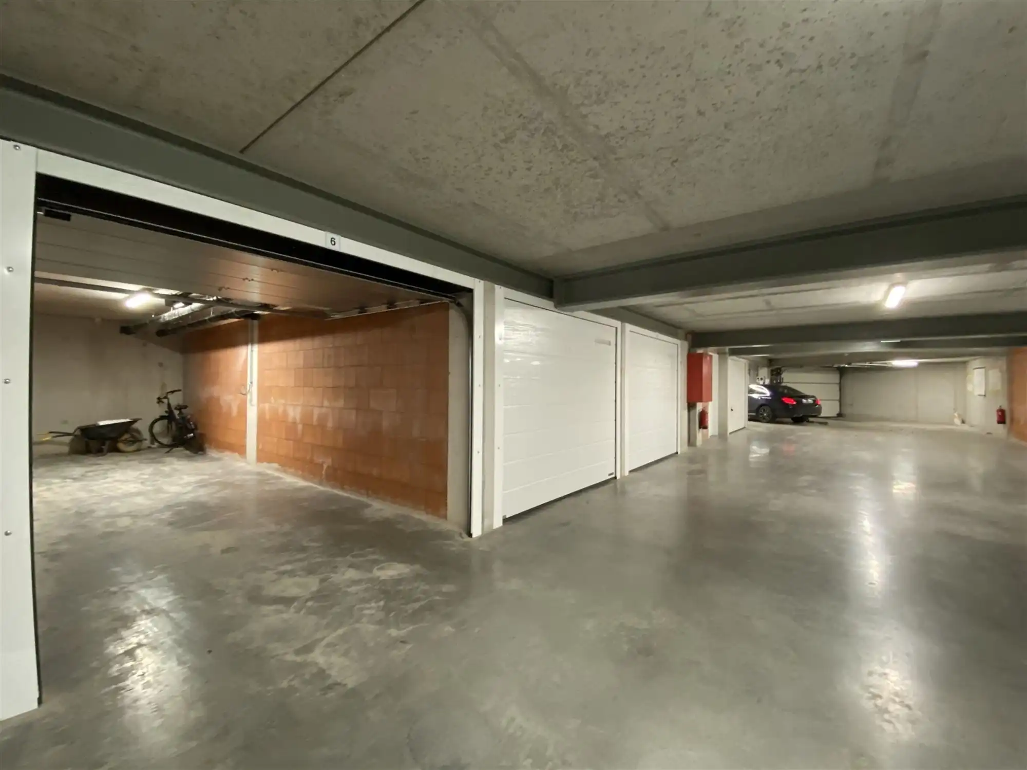 Gelijkvloers appartement met 2 slpk's en garage foto 14