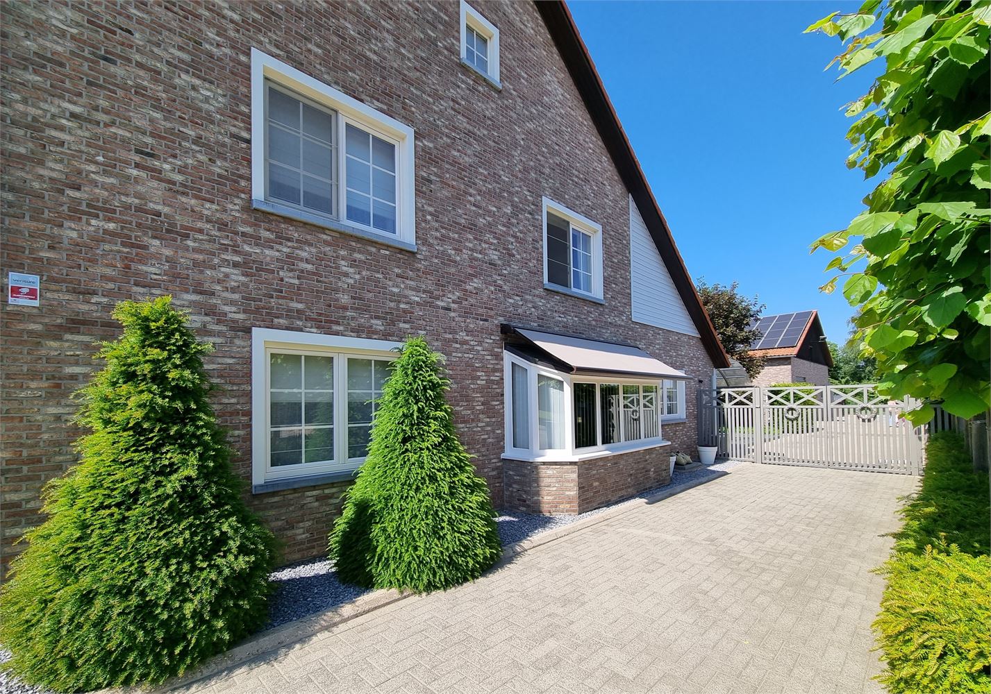 Ruime, residentieel gelegen woning met werkplaats foto 32