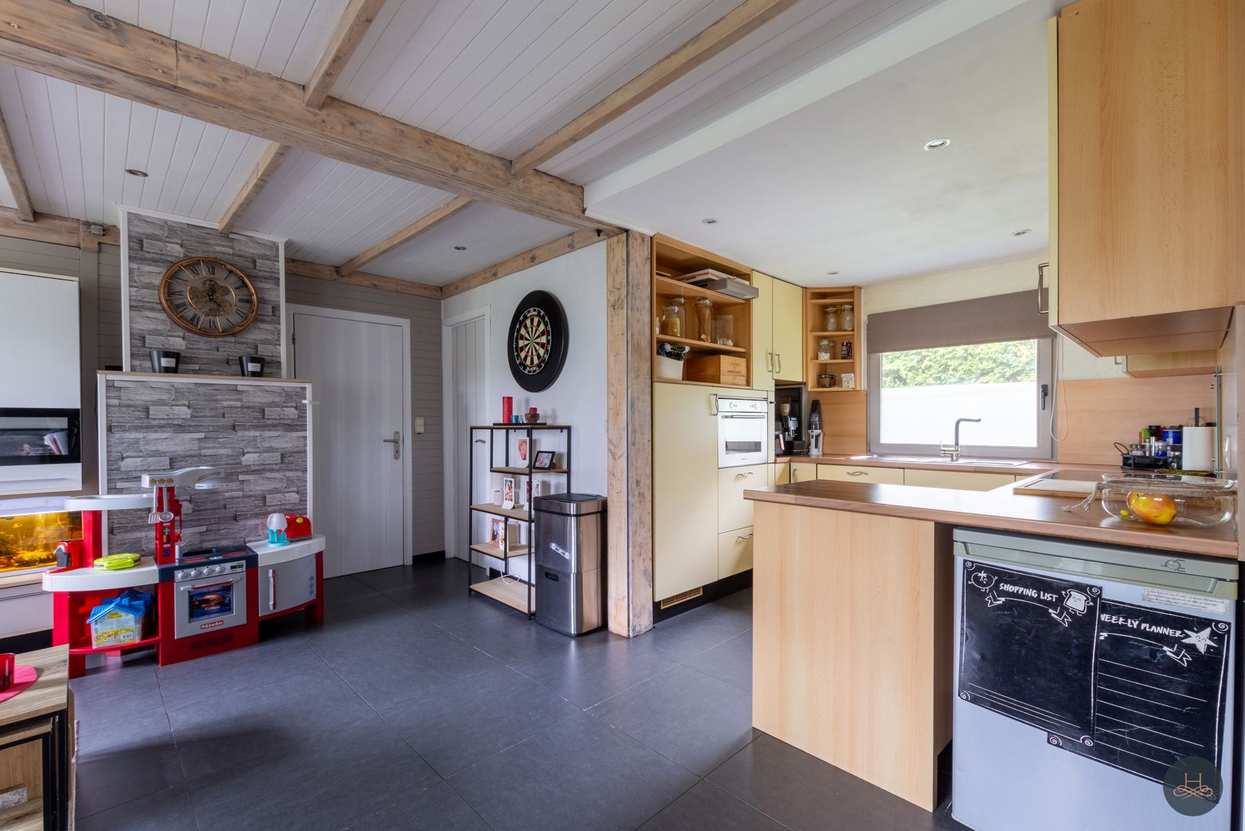 Vernieuwde en instapklare chalet op rustige locatie foto 6