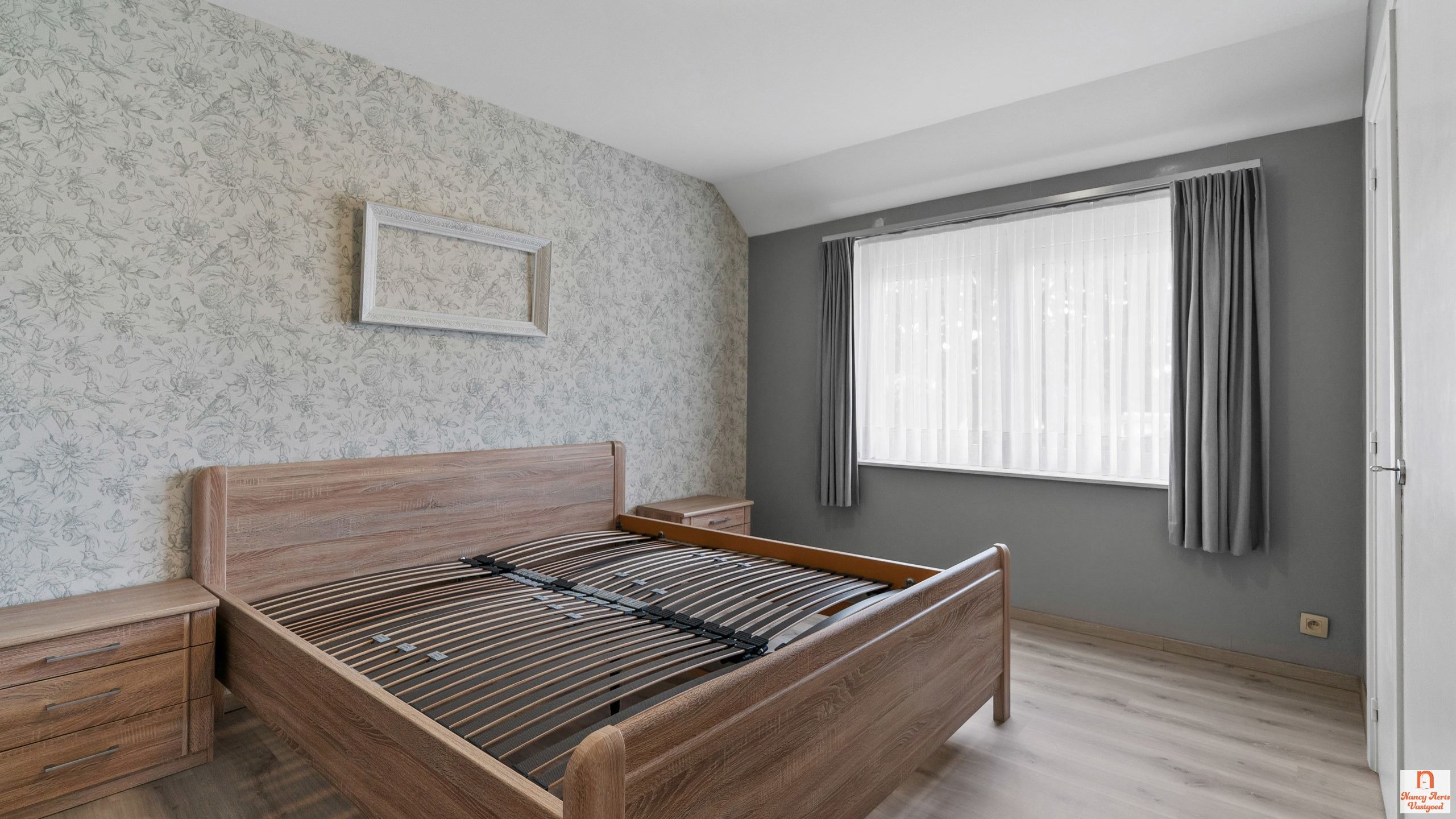 Instapklare woning met uitzonderlijk grote tuin met vijver foto 23