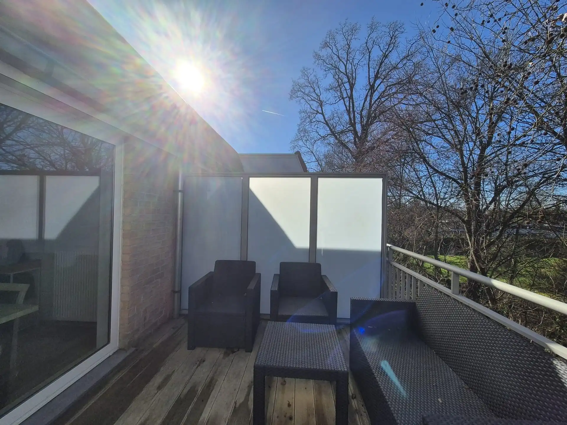 Residentieel en in afgesloten privé domein gelegen instapklaar ruim appartement. foto 15