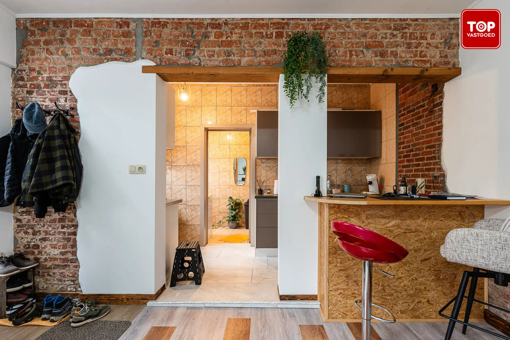 Te renoveren appartement met privé-ingang en tal van mogelijkheden. foto 7