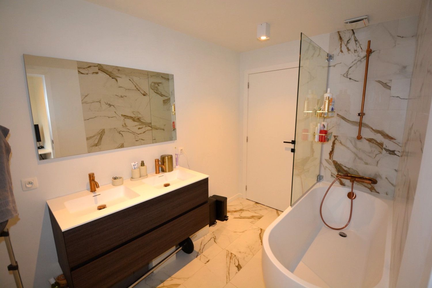 GERENOVEERD APPARTEMENT MET 2 SLAAPKAMERS! foto 8