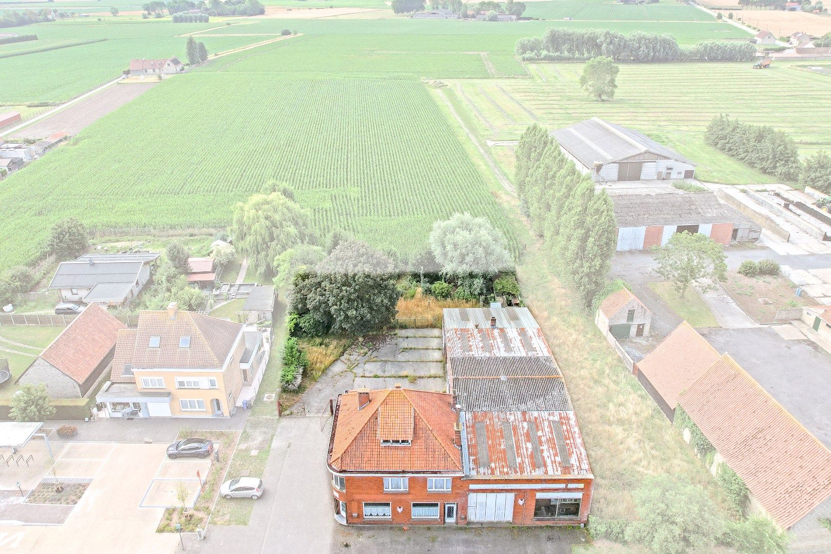 Hoofdfoto van de publicatie: Woning met een enorm potentieel aan bruikbare oppervlakte op 1441m².