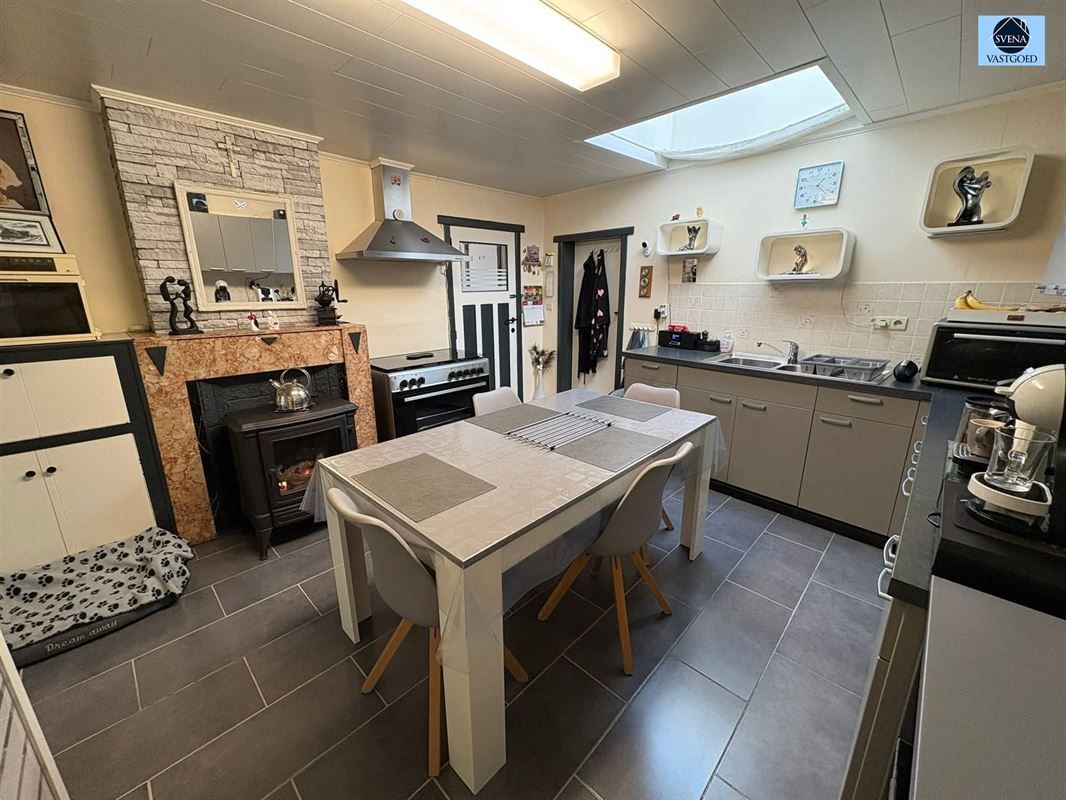 ZEER GOED GELEGEN WONING MET GARAGE EN 4 KAMERS. foto 3