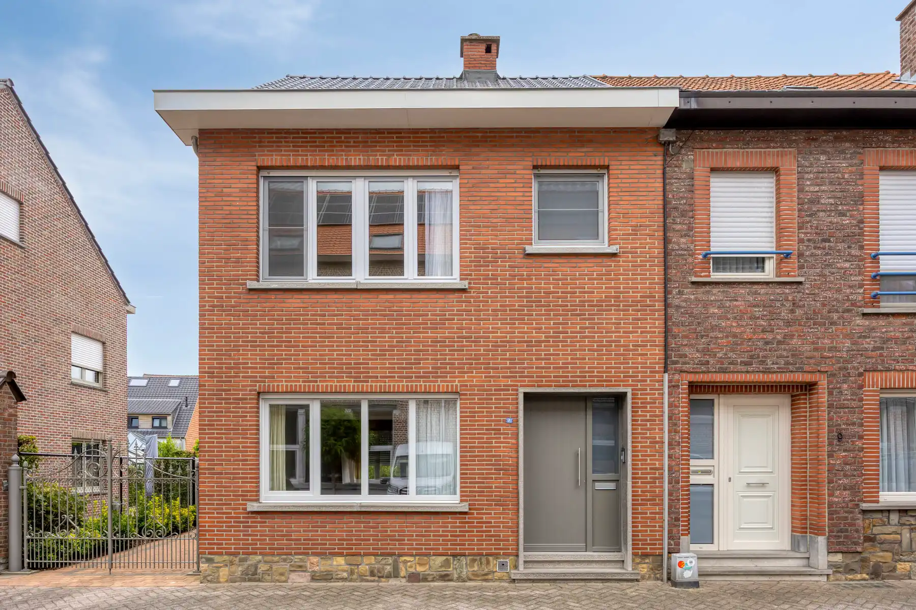 Halfopen bebouwing met minstens 3 slpk in doodlopende straat foto 3