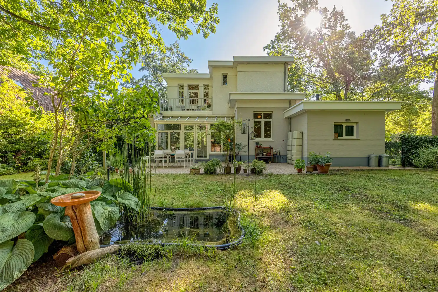 Instapklare en karaktervolle villa op toplocatie, gelegen op een ruim perceel van +-2450m², omgeven door rust, privacy en groen foto 23