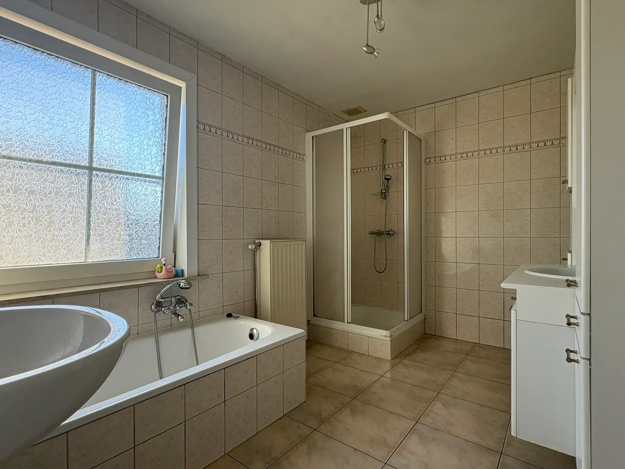 Ruime vrijstaande woning met garage foto 4