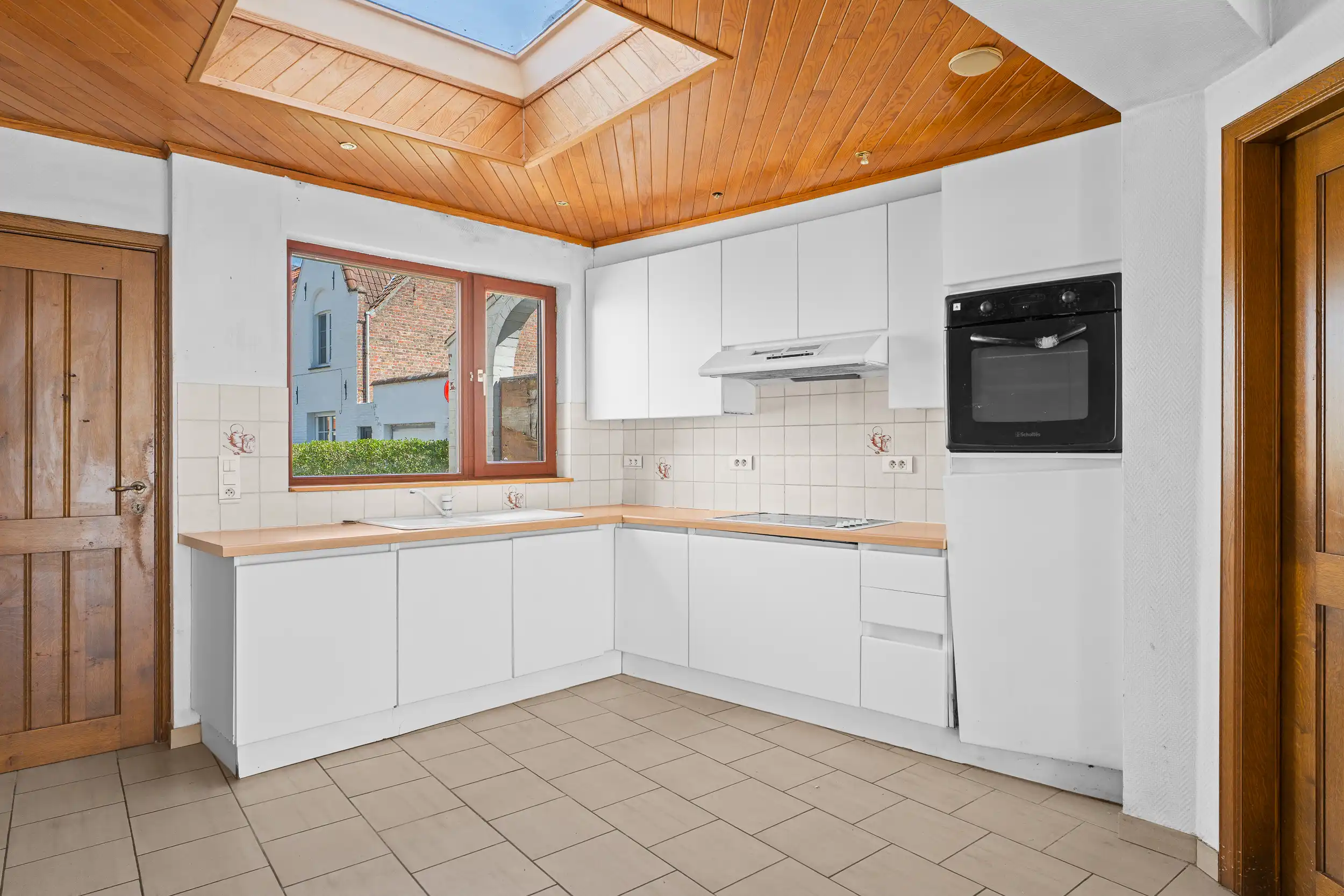 Betaalbare woning met 3 slpks en veel potentieel foto 4