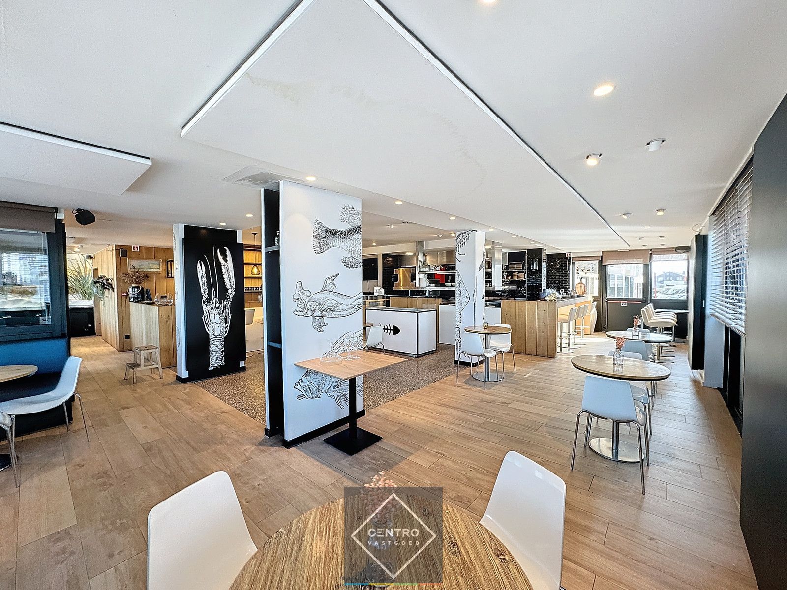 Uniek & exclusief aanbod: Volledig geïnstalleerd HANDELSPAND (restaurant/brasserie), inclusief de VOLLEDIGE inboedel TE KOOP op de zeedijk te Zeebrugge! foto 2