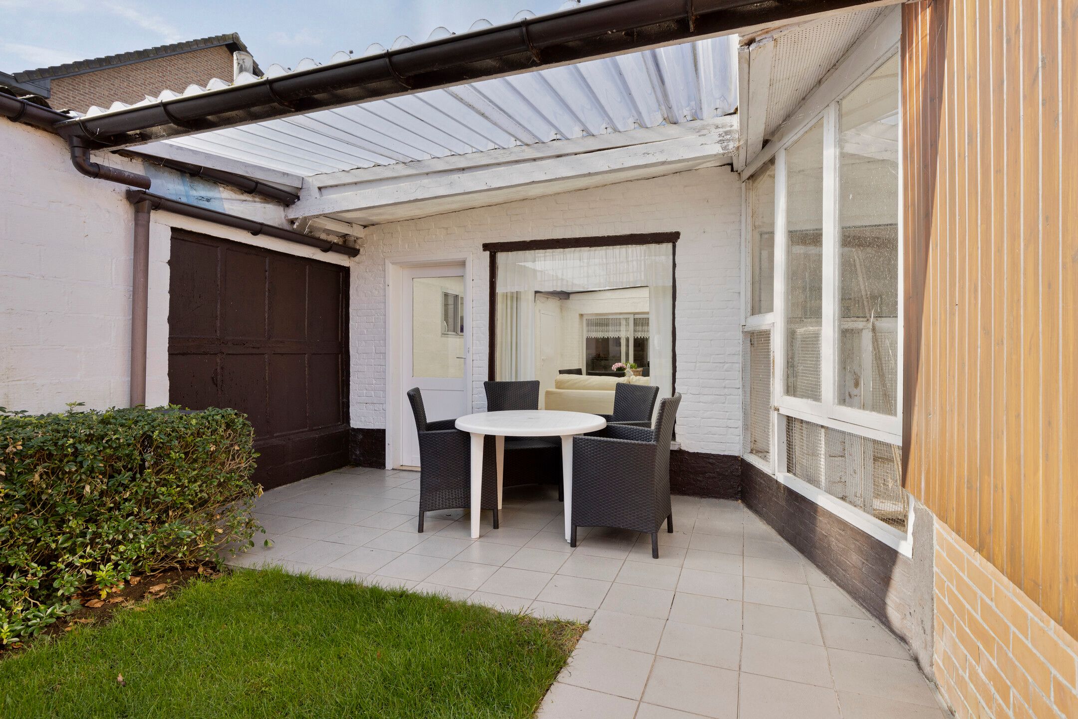 Te renoveren woning met grote garage/werkplaats op 941m² foto 24