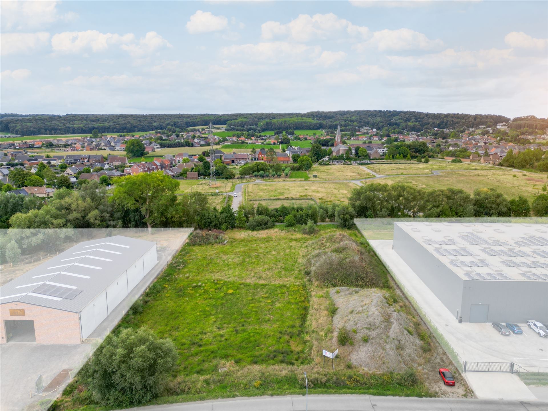 KMO-grond dichtbij de N8 foto 2