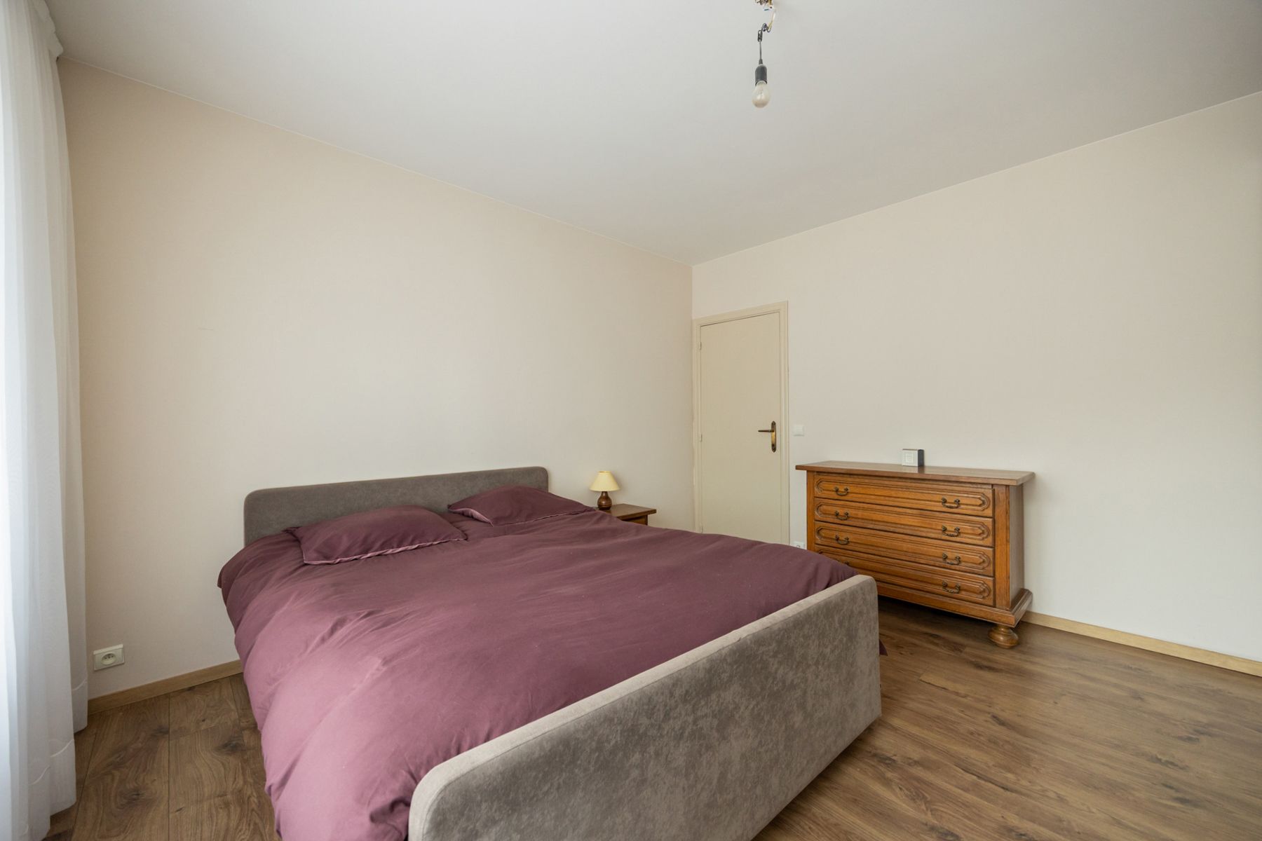 Gerenoveerd app met 2slk en garage foto 16