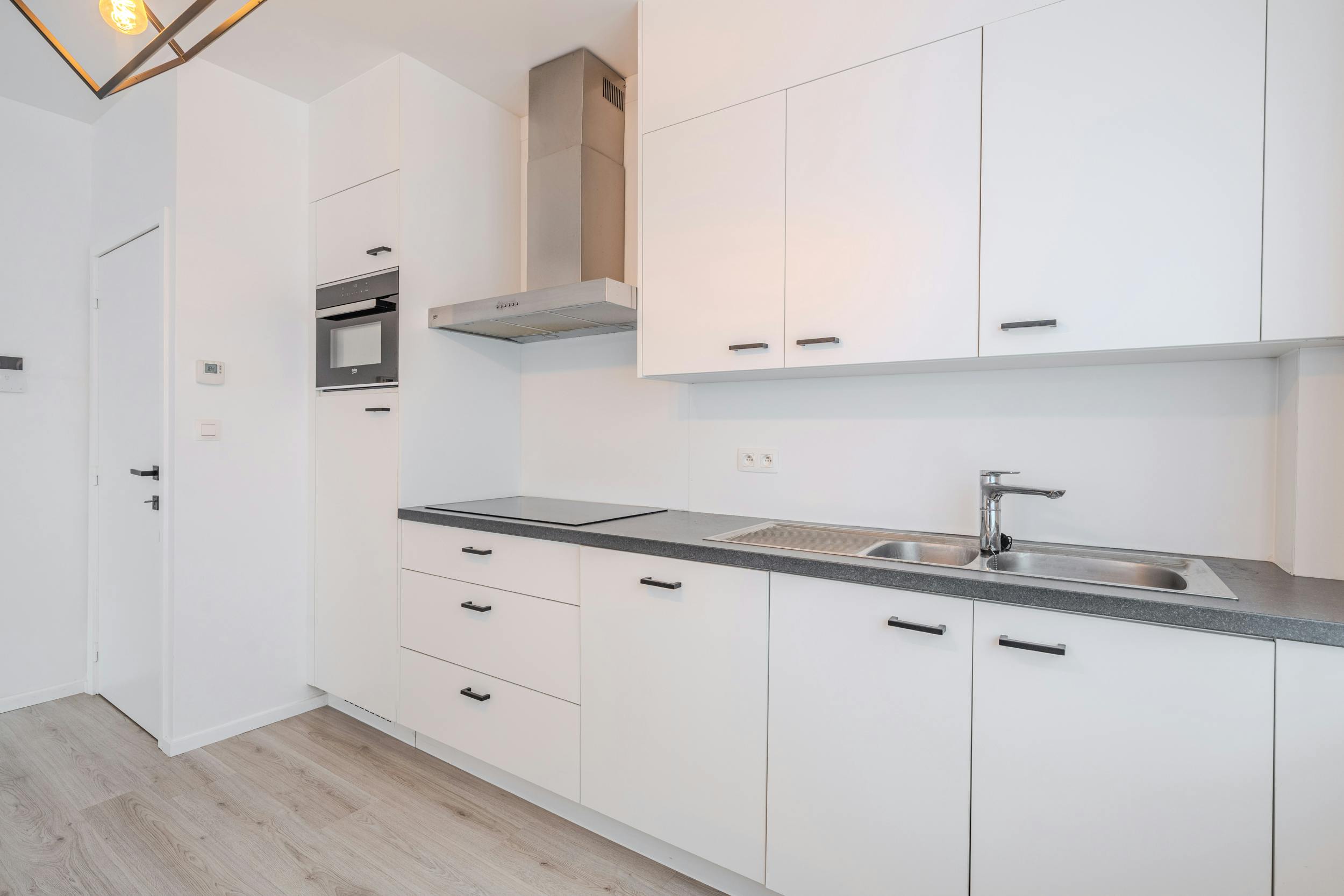 Opbrengsteigendom te koop met 3 vergunde entiteiten foto 19