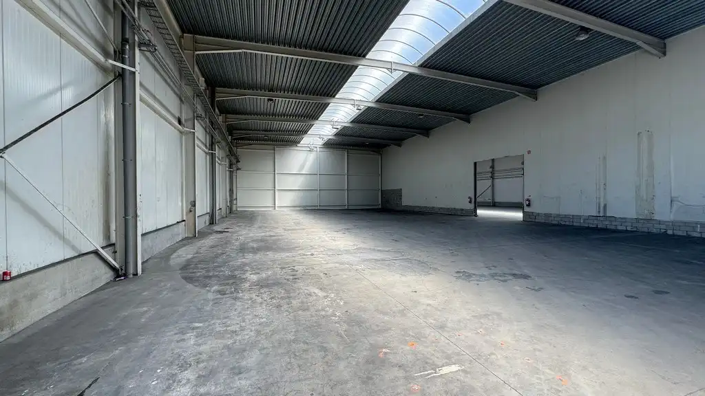 Loods met buitenopslag te huur in Rumst foto 5