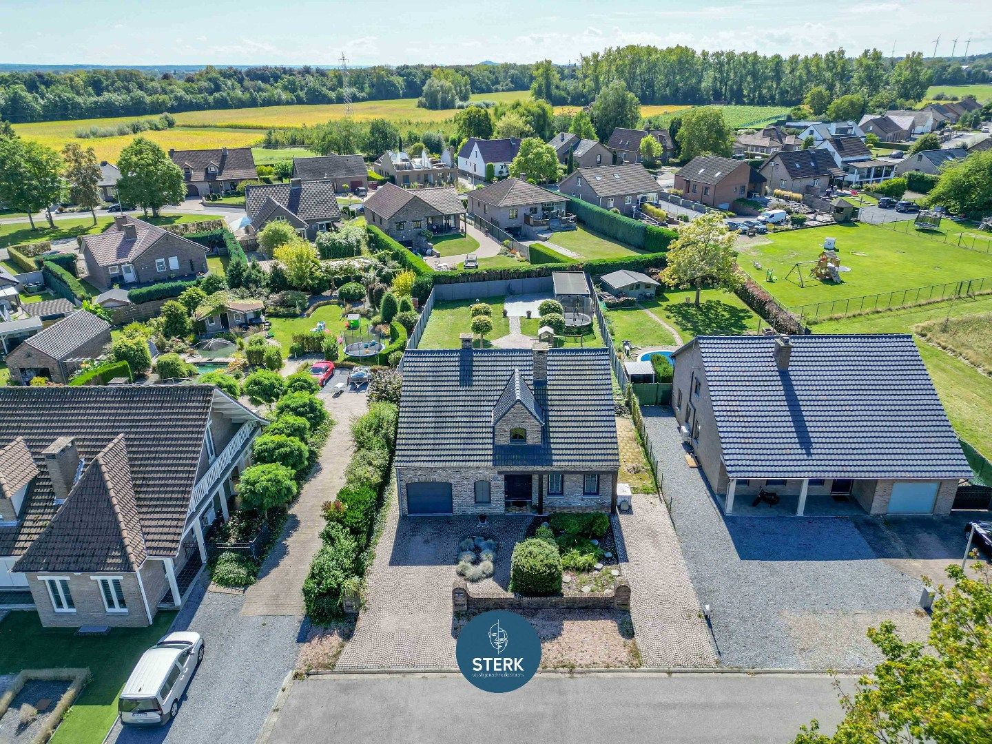 INSTAPKLARE GEZINSWONING MET 5 SLPKS OP PERCEEL VAN 931M² TE REKEM ! foto 4