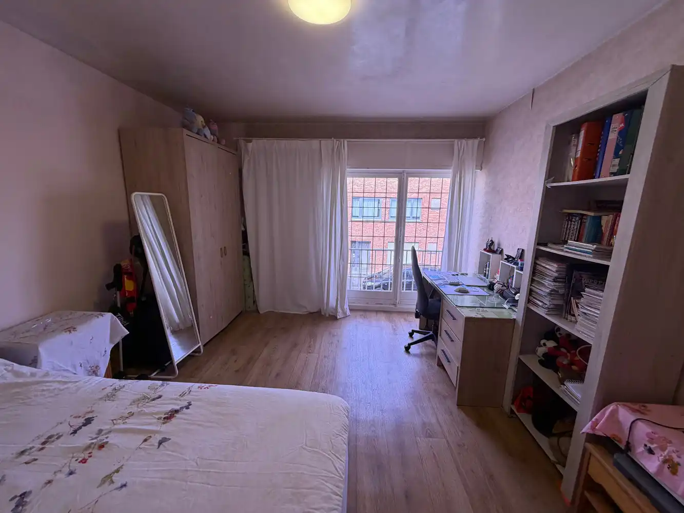 Ruime woning met 3 slaapkamers foto 9