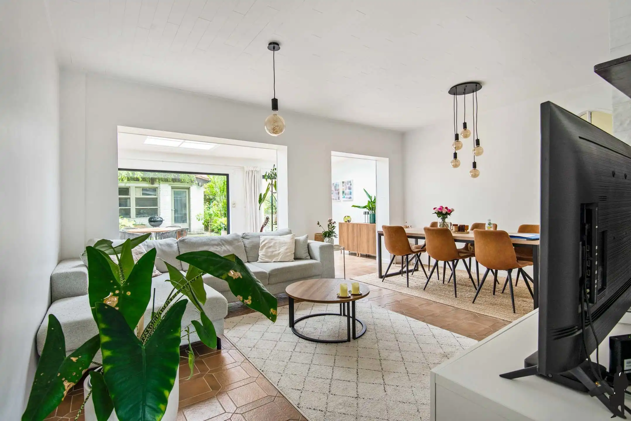 Instapklare gezinswoning met 3 slaapkamers en gezellige tuin foto 4
