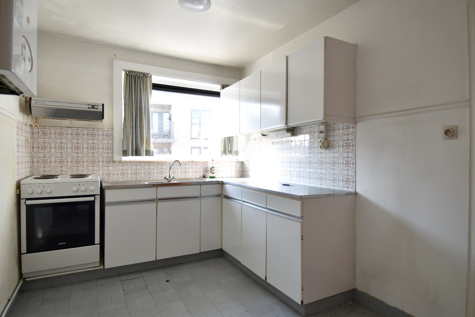 Instapklaar 2-slaapkamerappartement met terras te koop in Gullegem-centrum foto 3