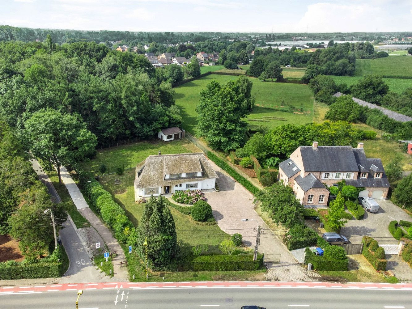 RUIME WONING OP PRACHTIG PERCEEL VAN 2.223 m²! foto 3