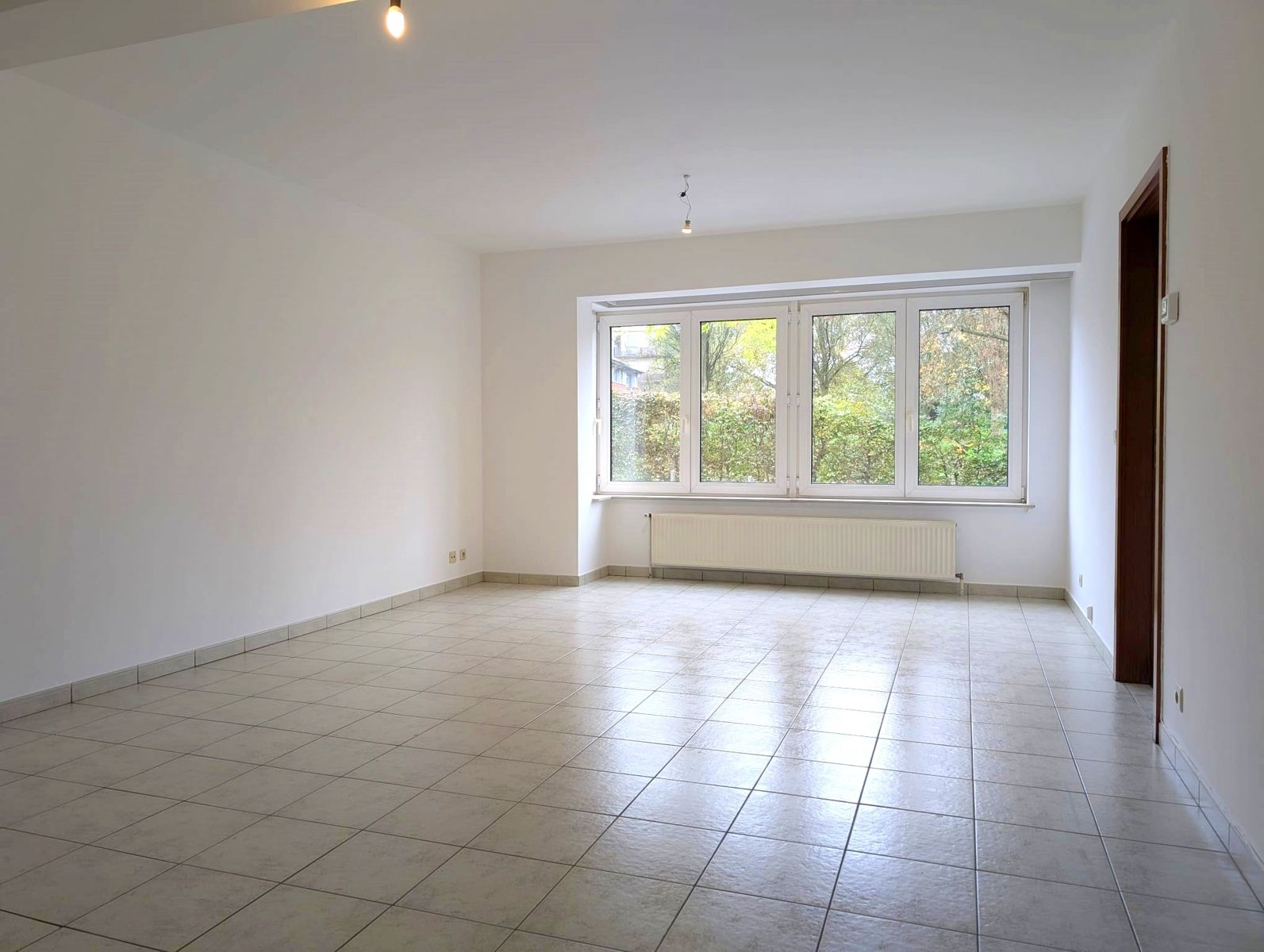 Appartement voor 2 rustige personen incl garage! foto 4