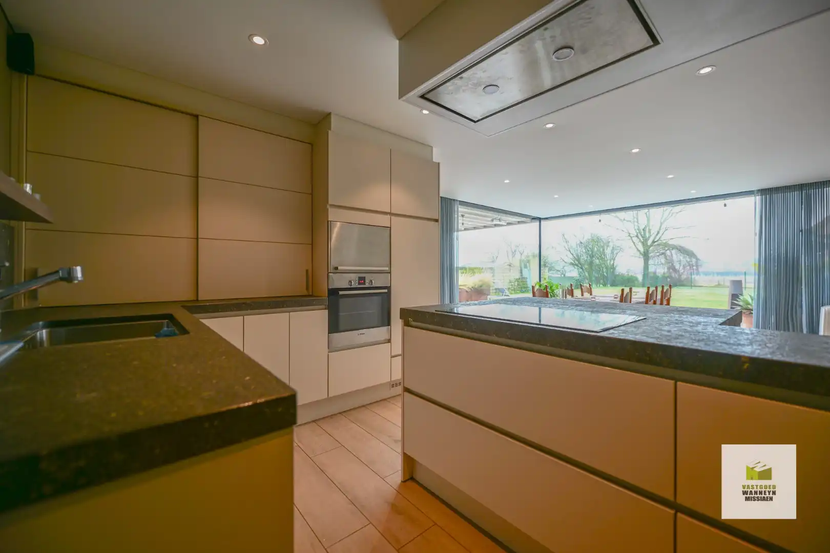 Ruime open bebouwing met 4 slaapkamers en landelijk vergezicht foto 7