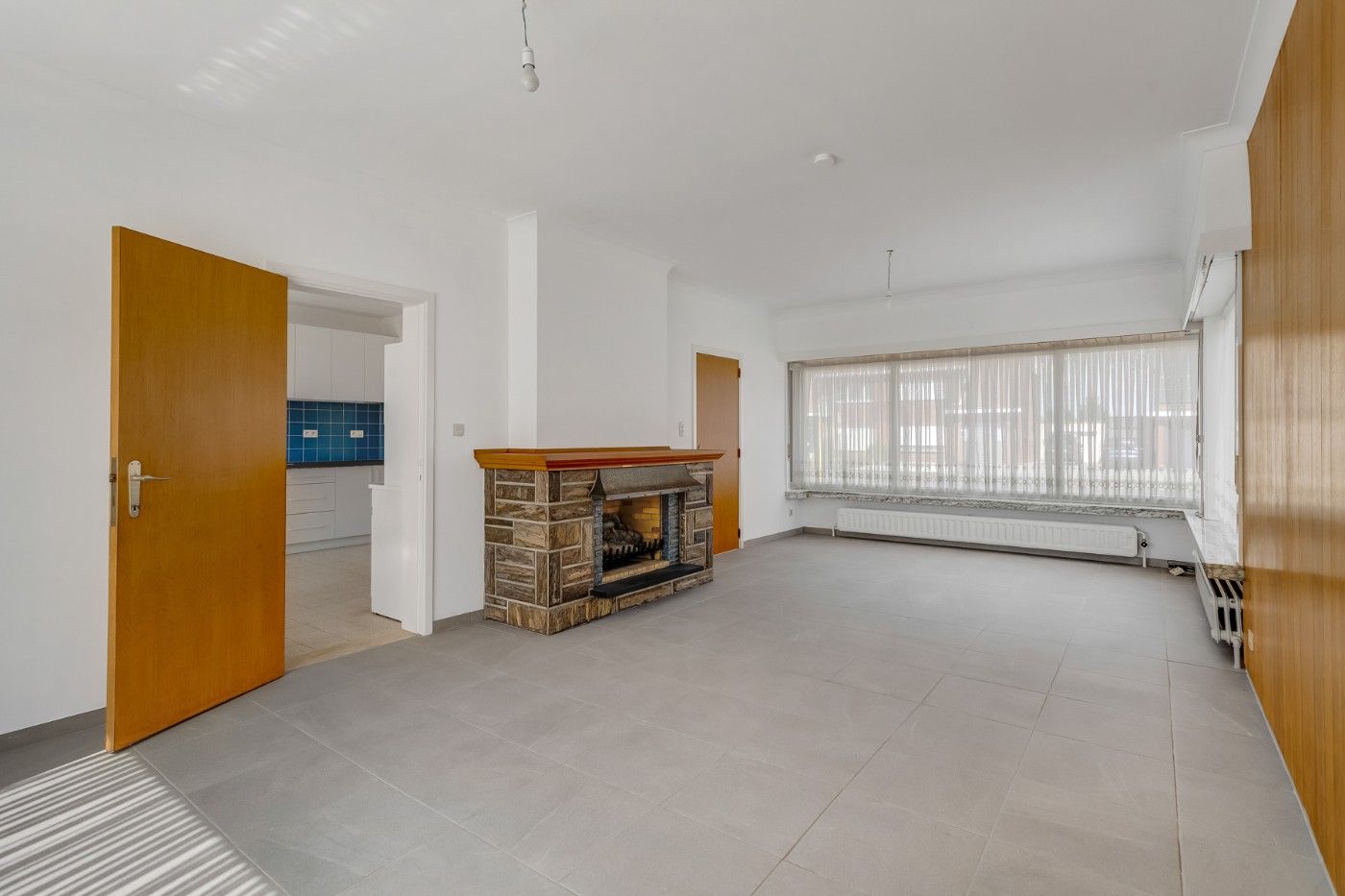 Ruime, gerieflijke open bebouwing met 3 slpk., grote tuin en inpandige garage foto 3