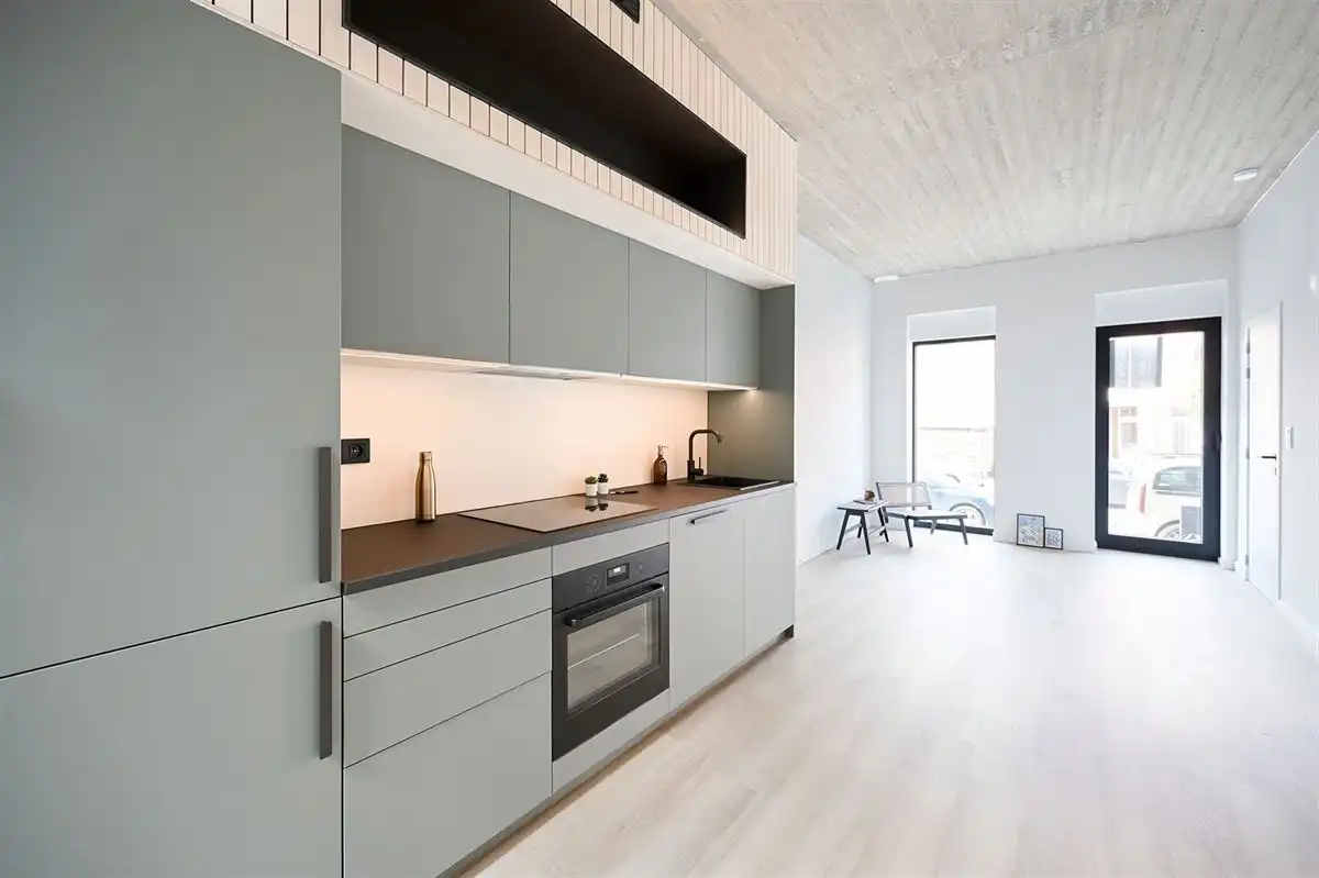 Top gerenoveerd gelijkvloersappartement foto 3